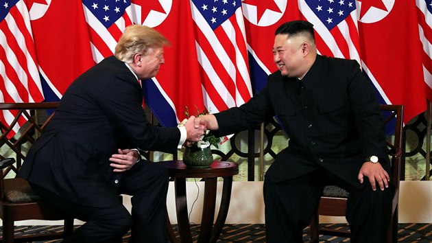 Vrcholn schzka americkho prezidenta Donalda Trumpa a severokorejskho vdce Kim ong-una v Hanoji. (27. nora 2019)