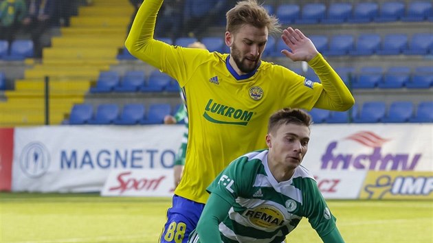 Zlnsk tonk Tom Poznar (vzadu) a Vladislav Levin z Bohemians