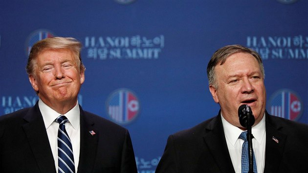 Americk prezident Donald Trump a ministr zahrani Mike Pompeo hodnot schzku s vdcem KLDR Kim ong-unem v Hanoji. Mezi sttnky k dn dohod nedolo. (28. nora 2019)