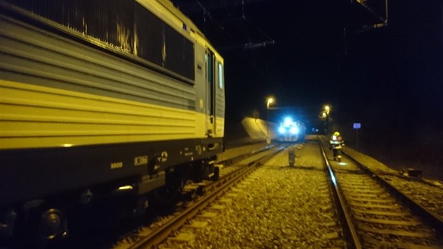 Vlaky, kter zastavily v Ejpovicch jen kousek od sebe.