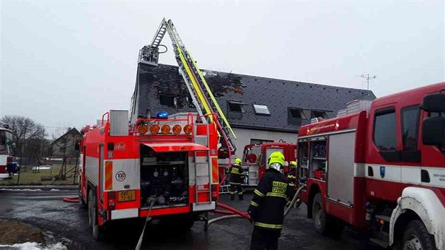 Z�sah hasi�� u po��ru azylov�ho domu v Dalov� u �ternberka. (21. �nora 2019)