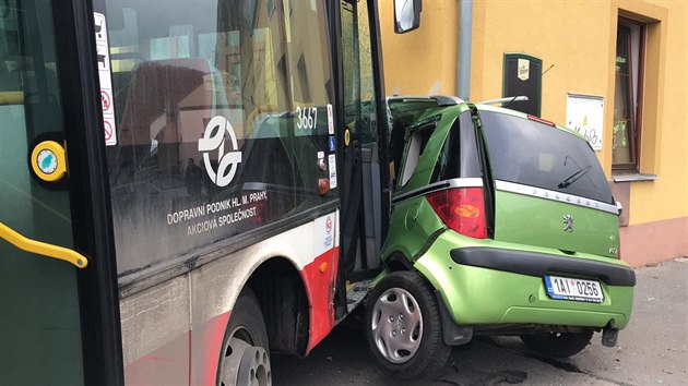 Nehoda autobusu v praskm Branku. (22. 2. 2019)