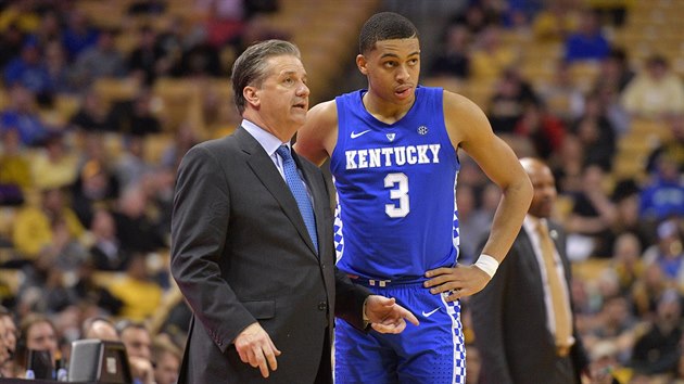 John Calipari, trenr Kentucky, rad Keldonu Johnsonovi.