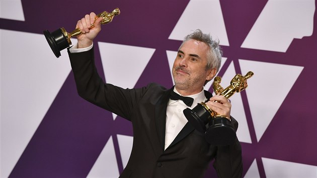Alfonso Cuarón se chlubí hned třemi Oscary, všechny získal za svůj film Roma. Ocenili ho za režii, cizojazyčný snímek i kameru (24. února 2019).