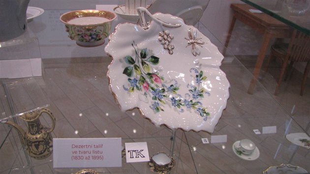 Výstava Z formy na stůl v Muzeu Náchodska představuje porcelán i jeho výrobu.