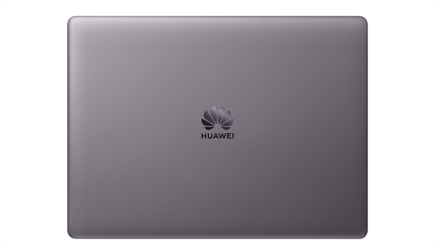 Huawei MateBook 13 pichz na esk trh ve stbrn a ed barv.