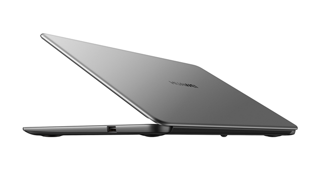 Podobn, jako u jinch notebook tto znaky m i Huawei MateBook D irok kloub vka.