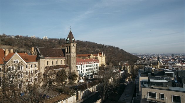 Klášter svatého Gabriela. Budova, která patří České poště, je na prodej v aukci. 