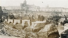 Krutou ránu dostal Karlv most té v roce 1890. Tehdy se zítily dva mostní...