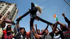 Indové slaví nálet jejich letectva na tábor islamistického hnutí Daje...