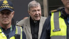 Kardinál George Pell stanul ped australským soudem v Melbourne. (26. února...