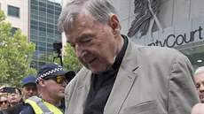 Kardinál George Pell stanul ped australským soudem v Melbourne. (26. února...