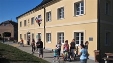 Pohled na historickou Latzelovu vilu v obci Vápenná na Jesenicku po slavnostním...