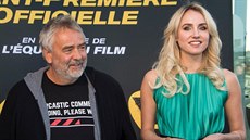 Luc Besson a hereka a modelka Sand Van Royová, která reiséra obvinila ze...