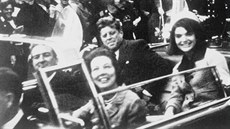 ena, která sedla v limuzín s Johnem F Kennedym se narodila ped 100 lety
