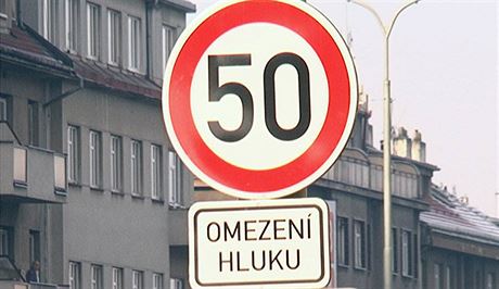 Nejvyí rychlost - 50, a to kvli omezení hluku.