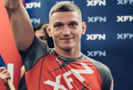 Zpasnk MMA David Dvok z organizace XFN musel odejt.