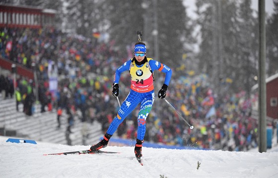 Lisa Vittozziová na MS ve švédském Östersundu na trati sprintu žen.