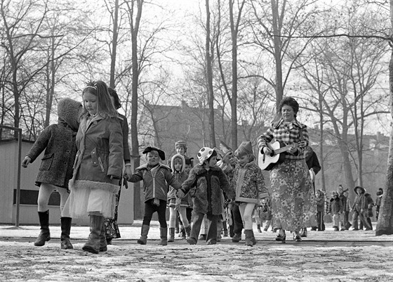 Dti v mateské kole ve východním Nmecku v roce 1976.