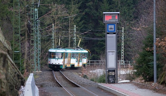 Mezi Libercem a Jabloncem jezdí populární tramvaj íslo 11.