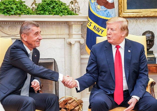 Andrejovi s láskou: „Hlavně kup ty stíhačky! Tvůj Doník“