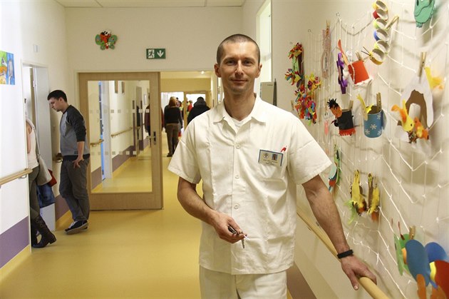 Martin Chalupský pracuje v novomstské nemocnici 20 let, primáem dtského...