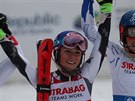 Americká lyaka Mikaela Shiffrinová se raduje z vítzství ve slalomu ve...