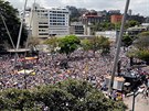 Píznivci vdce venezuelské opozice Juana Guaidóa protestovali v Caracasu proti...