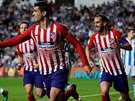 Útoník Álvaro Morata (Atlético Madrid) slaví svou branku v utkání proti Realu...