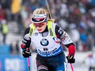 Lucie Charvátová bhem sprintu en na mistrovství svta v Östersundu.