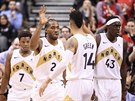 Kyle Lowry, Kawhi Leonard, Danny Green a Pascal Siakam (zleva) mají radost z...