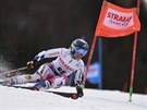 Tereza Kmochová na trati obího slalomu ve pindlerov Mlýn