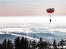 Para�utist� sk�kali v Herl�kovic�ch p�i mistrovstv� sv�ta v paraski z...