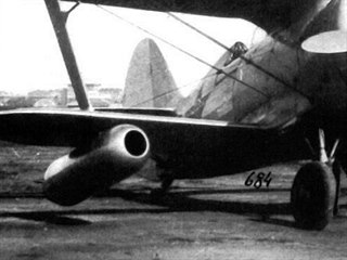 Polikarpov I-153 s přídavnými náporovými motory DM-4