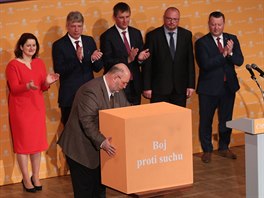 Pódiová prezentace sociálních demokrat na 41. sjezdu SSD v Hradci Králové (1....
