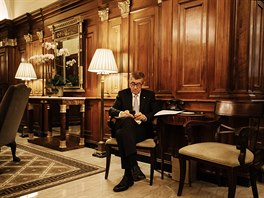 Premiér Andrej Babi po tiskové konferenci v hotelu Hay Adams v americkém...