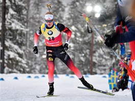 Biatlonista Johannes B z Norska ovldl zvod ve sprintu na deset kilometr ve...