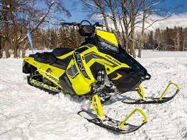 Polaris PRO-RMK 163/3 je sportovn stroj, jen s runm startrem.