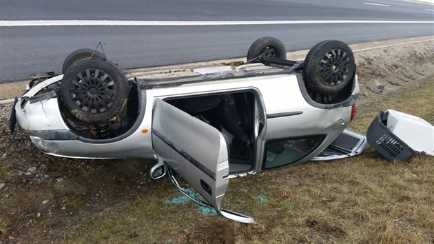 Řidiči havarovali na namrzlých silnicích. (6. 3. 2019)