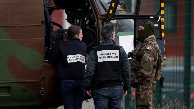 K vznici dorazila francouzsk jednotka rychlho nasazen. (5. bezna 2019)