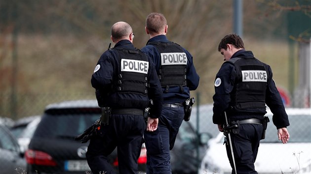 French police patrol outside the prison where an inmate in one of France's most secure prisons stabbed two guards with a knife in Conde-sur-Sarthe, France, March 5, 2019. REUTERS/Benoit Tessier