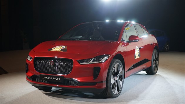 Vozy Jaguar (na snmku Jaguar I-Pace) vyjdj z vrobnch linek v britskm Coventry.