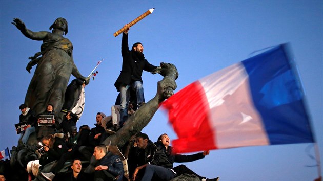 pa�� demonstrace �lut� vesty