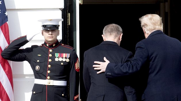 Americk prezident Donald Trump s manelkou Melani pijal v Blm dom eskho premira Andreje Babie s manelkou Monikou. (7. bezna 2019)