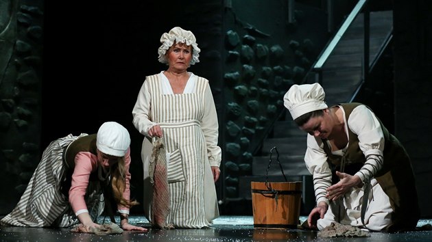 Jihoesk divadlo v eskch Budjovicch nastudovalo hru podle historick detektivky blv sluha od Vlastimila Vondruky.