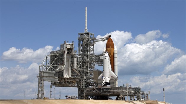 Raketopln Endeavour ped mis STS-134 v kvtnu 2011
