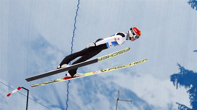 Rakouský sdruženář Mario Seidl v týmové soutěži na mistrovství světa v klasickém lyžování v Seefeldu.
