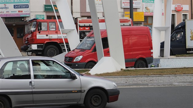 Dodvka ve fontn na kiovatce Koruna v Hradci Krlov (7.3.2019).