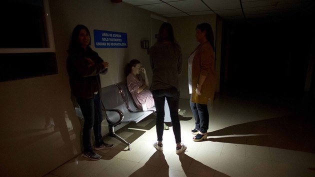 Blackout na porodnm oddlen nemocnice ve venezuelsk metropoli Caracasu (7.3.2019)