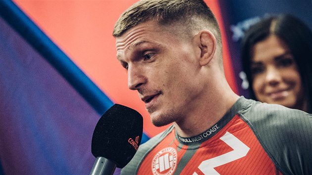 Zpasnk MMA David Dvok z organizace XFN musel odejt.